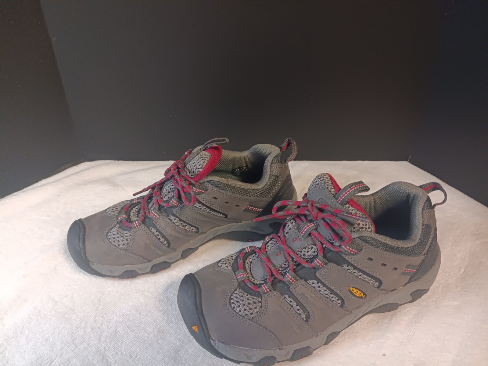Scarpe da trekking basse Keen Koven sneaker donna taglia 8 5 grigio rosa impermeabili 1011280