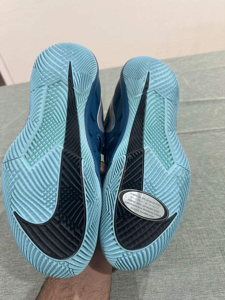 Men's Size 10.5- Nike Air Zoom Vapor X HC Green Abyss Roger Federer Edition - Image 2 of 4