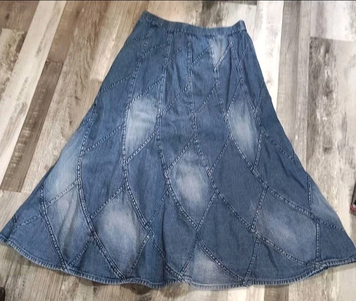 Studio West Denim Midi Jean Skirt Size S Elastic Waistband Great Pattern