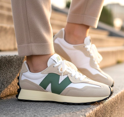 レ*ク様 New Balance　W327　スニーカー　23cm New Balance 327 Unisex Women 6 / Men 4.5 Leather Sneakers White