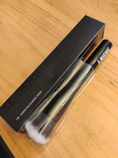 IL MAKIAG #100 FOUNDATION BLENDING BRUSH NEW IN BOX BLACK BOX AUTHENTIC 