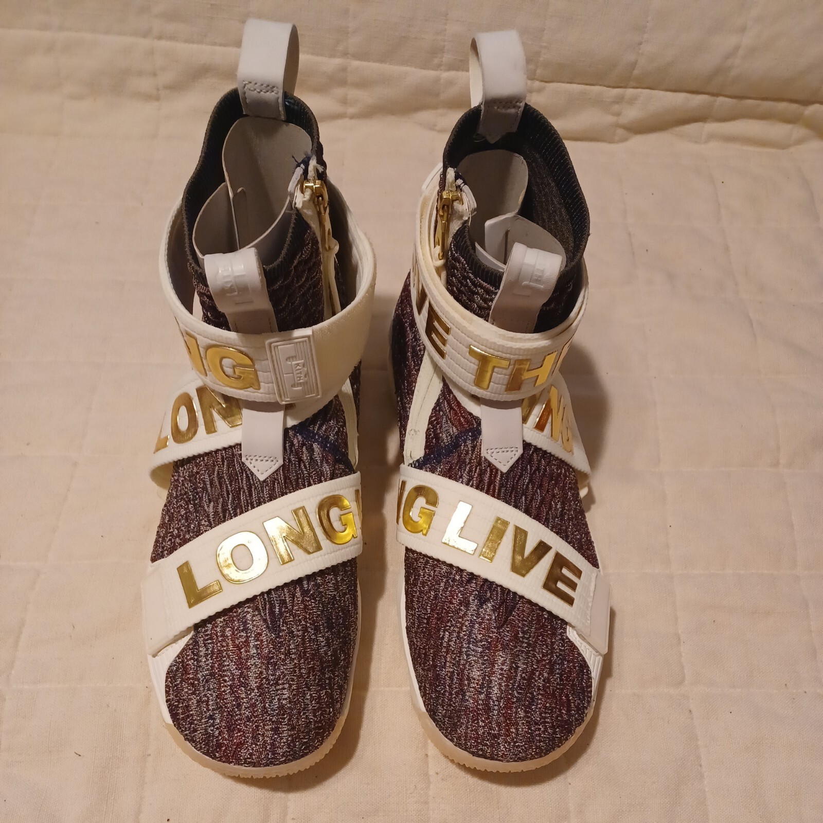 Size Nike Kith x LeBron Lifestyle 15 Stained Glass