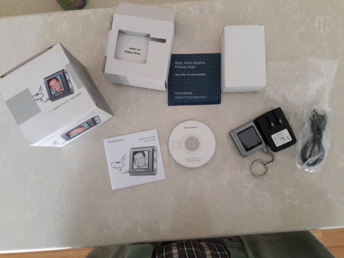 Brookstone My Life Digital Photo Keychain Holds 60+ Pictures