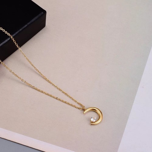 18K Yellow Gold Plated Moon Crescent Star Pendant Charm Necklace Woman's Gift - Picture 3 of 7
