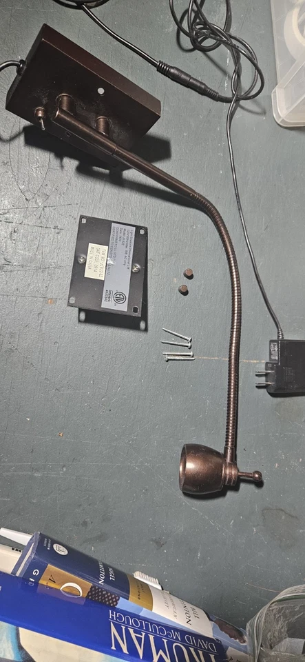 Лампа подсветки салона Intertek модель JJ 822-BZ - Изображение 2 из 4