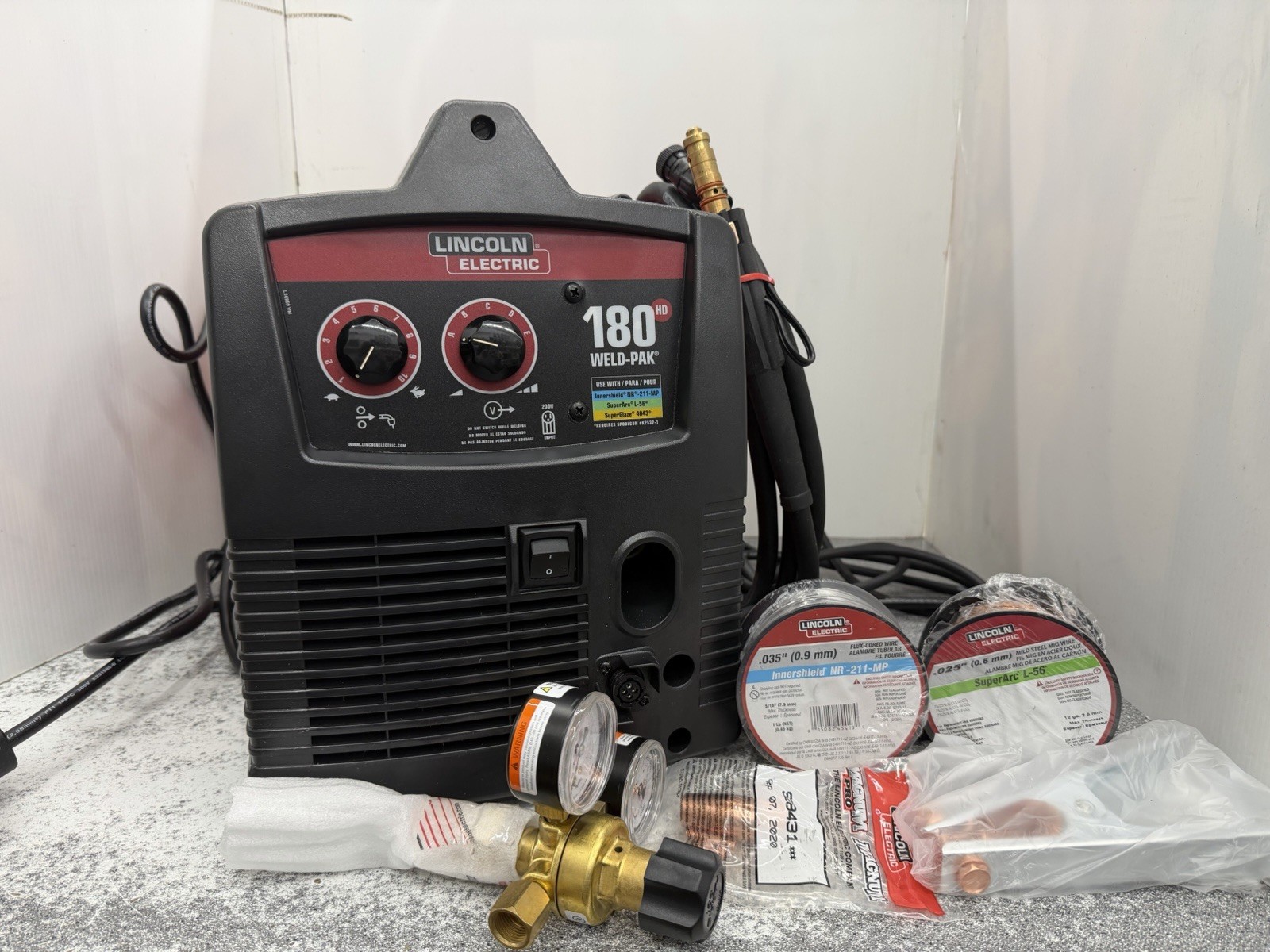 Lincoln Electric 180 HD Weld-Pak Mig/Flux-Cored Wire Feed We