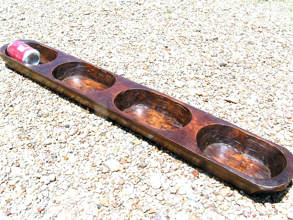 Hand carved Wooden dough bowl, Bread trencher with divided sections, 2827 - Image 4 of 4