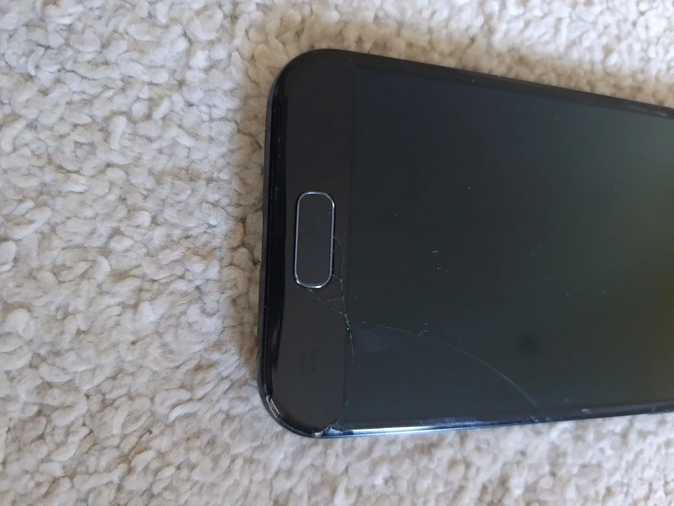 Samsung Galaxy A3 Schwarz, Foto 3 von 5