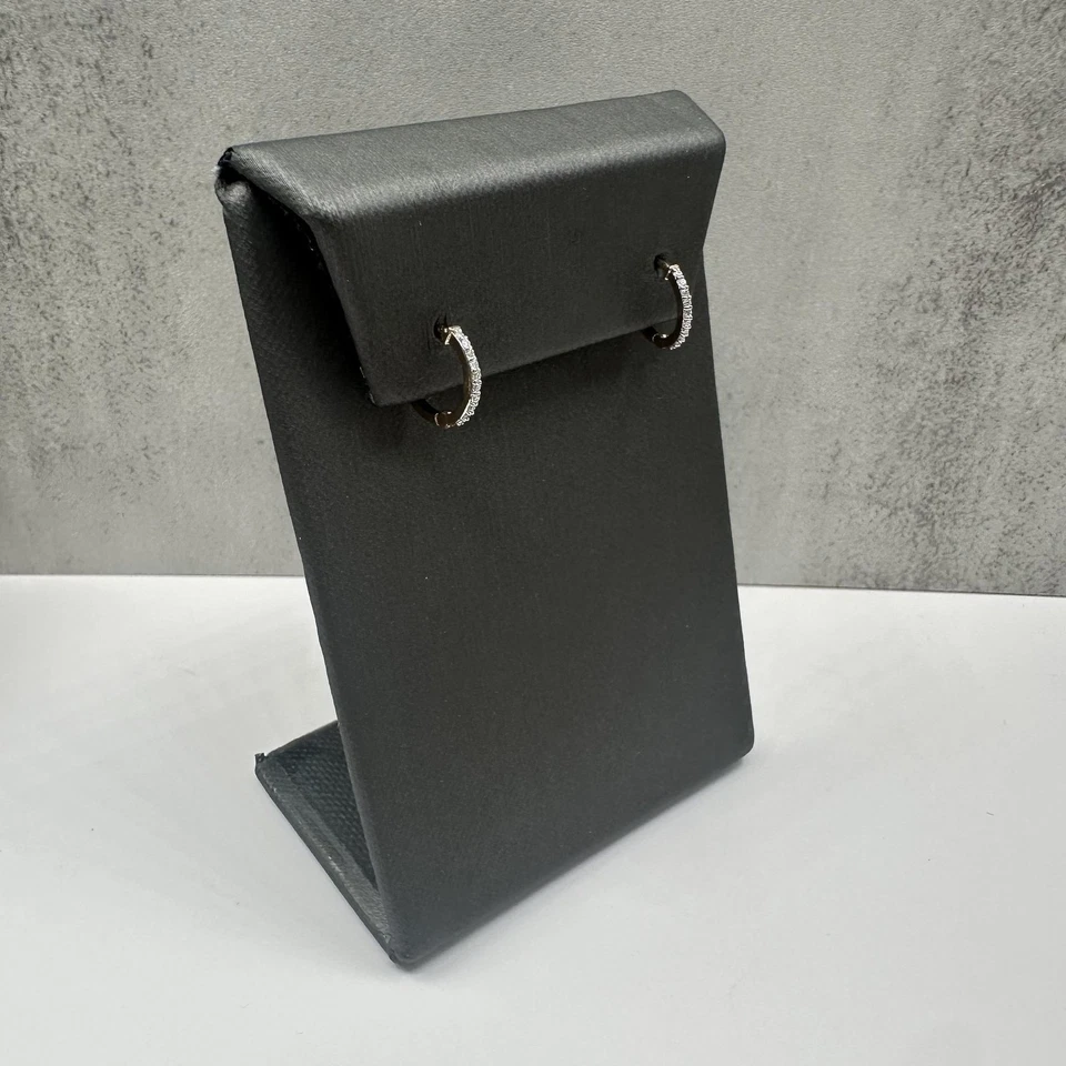 Pendientes Huggie de diamantes en oro amarillo de 14 kt - 0,10 ctw, 11,4 mm, nuevos Foto 2 de 4