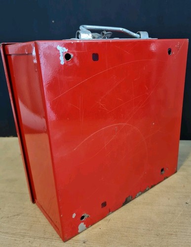 VINTAGE STRONG BOX FIXED OR PORTABLE - Picture 6 of 21