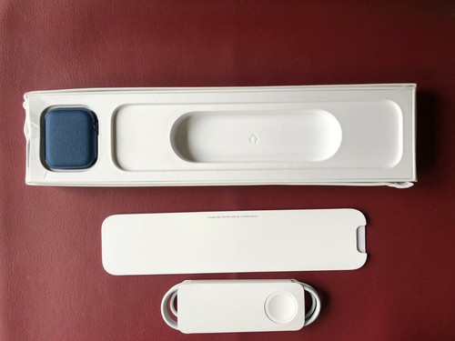 Apple Watch Series 6 GPS / komórka 44mm Niebieska aluminiowa obudowa Głęboka granatowa opaska sportowa - Zdjęcie 7 z 11