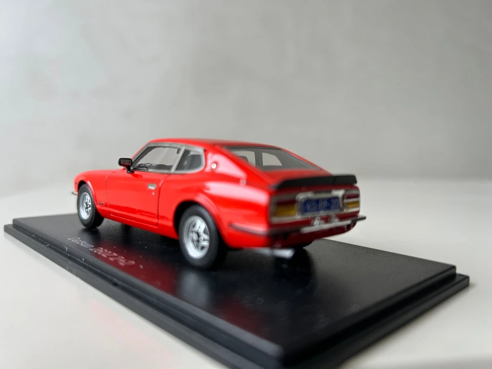 Neo Scale Models Datsun 260Z 2+2 1975 1:43 Foto 3 de 4