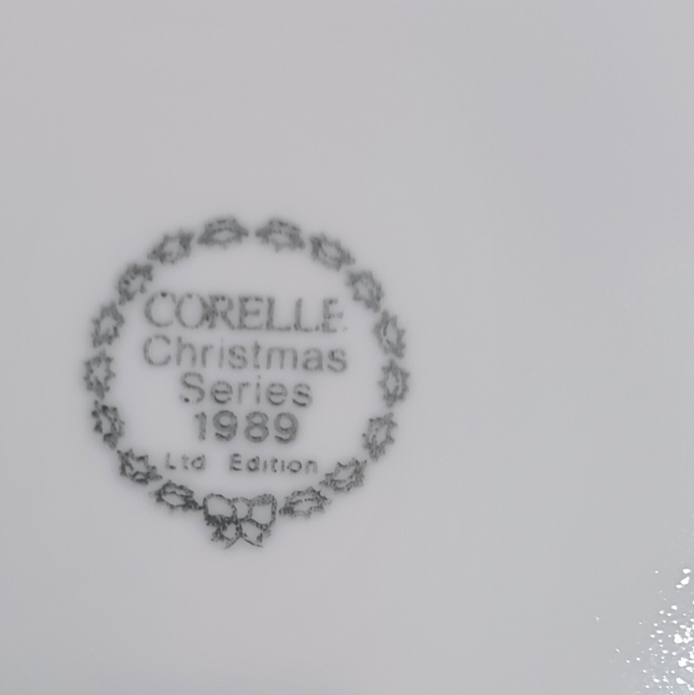 Corning Corelle Christmas Dinner Plate 1989 Limited Edition Red Green