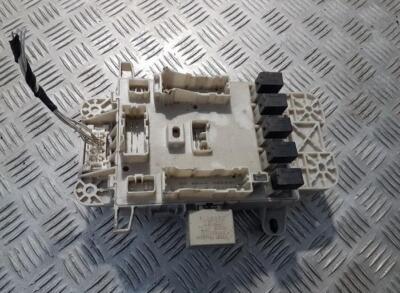 2119 2G16 Sicherungskasten für Toyota RAV-4 UK563319-41