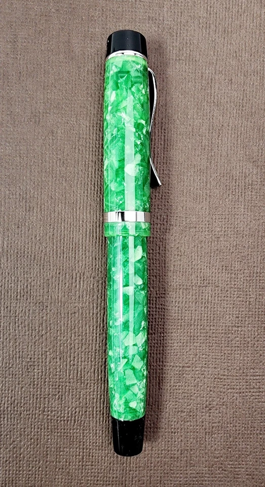 Pluma Estilográfica Laban Pinto Verde Coral RN-F788CG (Sin Caja/Papeles) Foto 3 de 4