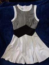 Bebe Women's Sleeveless Dress Black and White Size Medium Pre-Owned Great Cond