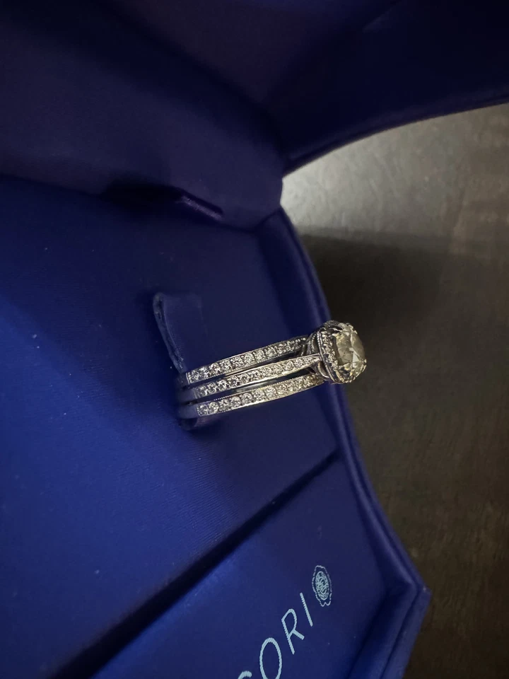 Juego de boda solitario clásico redondo Tacori Platinum 1 quilate Foto 2 de 4