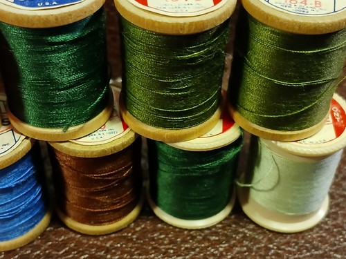 Clark's O.N.T. Thread Boilfast Mercerized 100% Poly 15 New & Partial Wood Spools - Picture 10 of 15