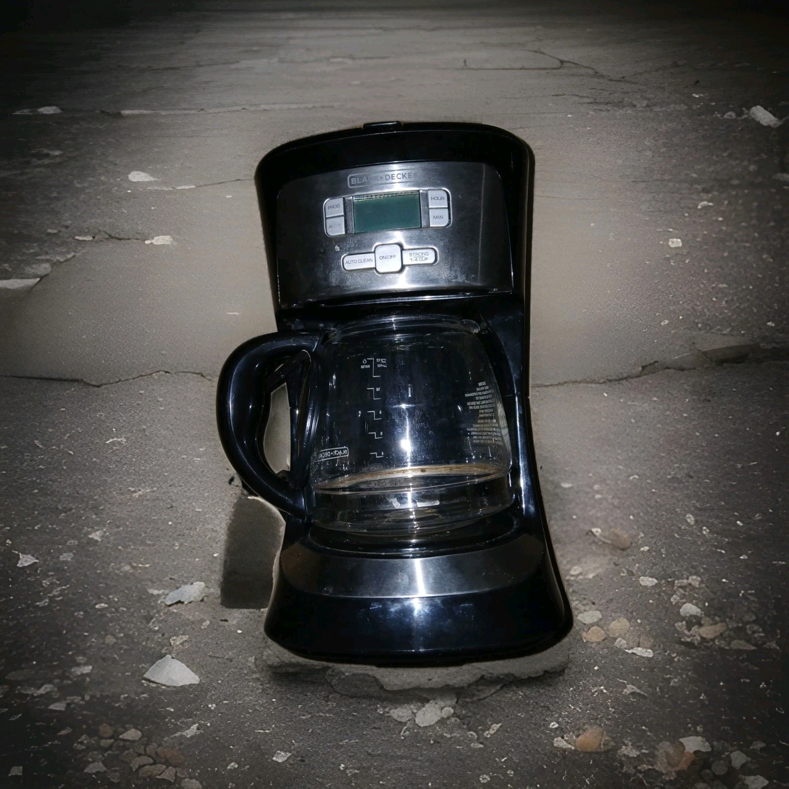 With Keep Hot Carafe Plate