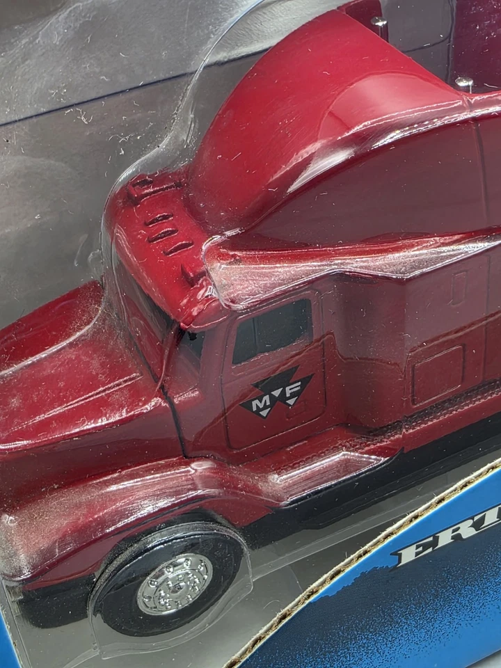 Ertl Farm Country Massey Ferguson Tractor-Trailer 1:64 Diecast - NEW (1995) USA - Image 4 of 4