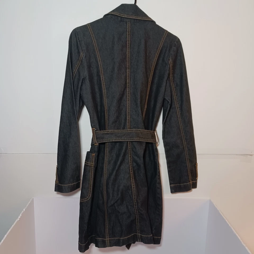 Gabardina de mezclilla oscura Bisou Bisou para mujer talla M elástica con cinturón Foto 2 de 4