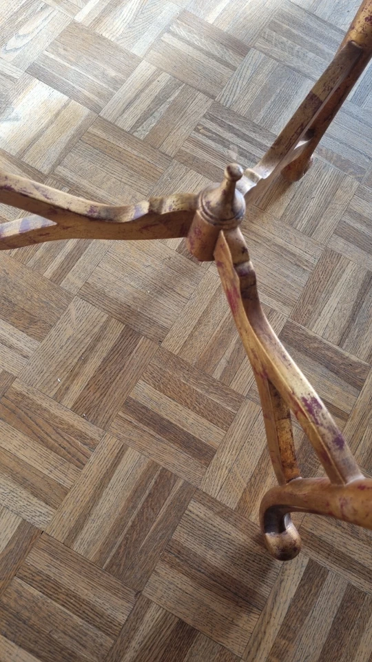 Guéridon de forme triangulaire à plateau abattants de forme mouvementée - - Photo 4/4