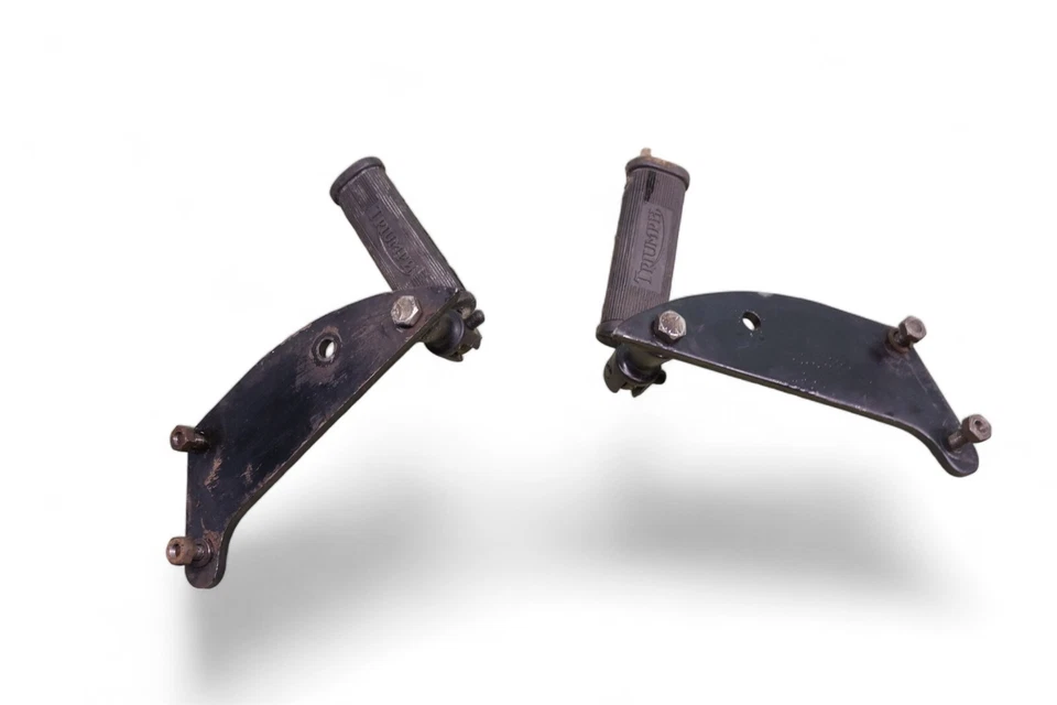 Triumph Tiger TR6 R 1966 Bonneville 650 T120R TR6R *2855 estriberas traseras  Foto 4 de 4