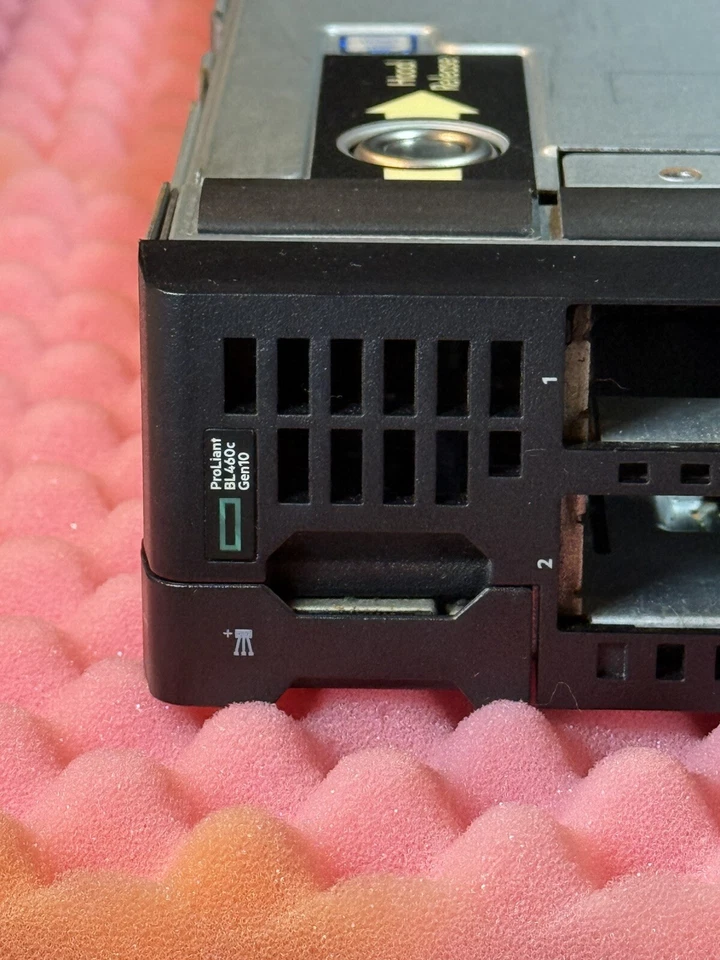 HPE 863442-B21 ProLiant BL460C Gen10 10GB/20GB  FLB CTO BLADE SERVER - Image 2 of 4