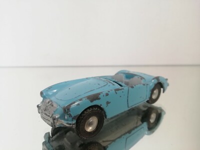 SPOT-ON TRIANG MGA SCALE 1:42