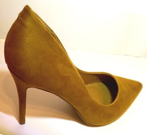 mustard pointed heels