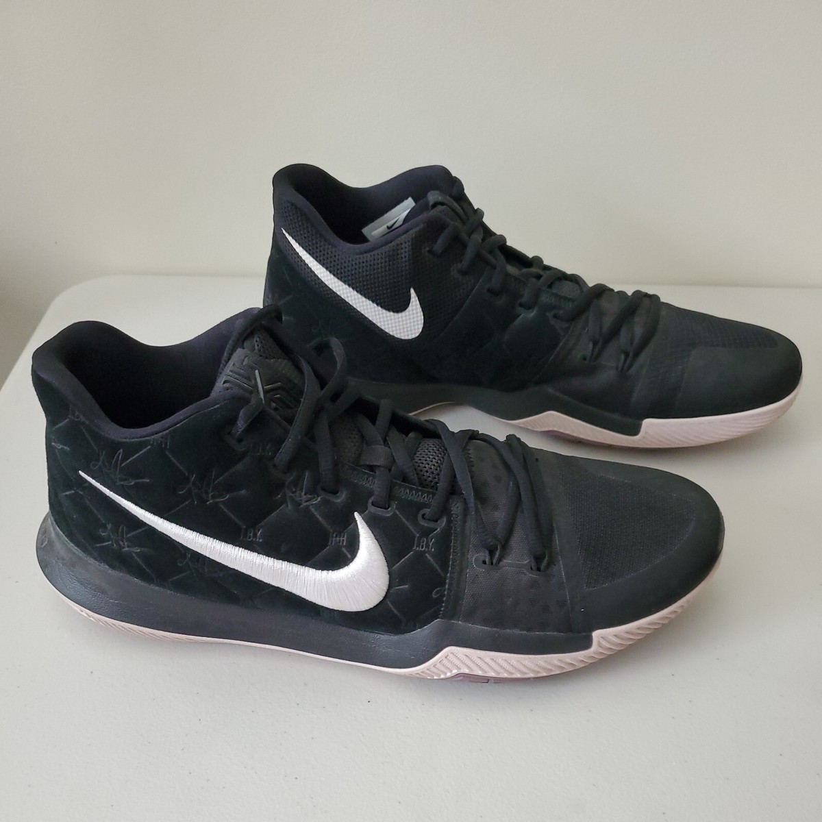 Nike Kyrie Silt Red Black Suede Basketball Sneaker 852395-010 Mens Size  14