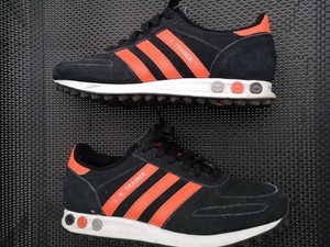 la trainer orange