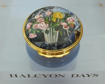 Ltd Ed Halcyon Days ''Rosen & blaue Vorhänge'' Augustus John Emaille Box - 1 5/8''
