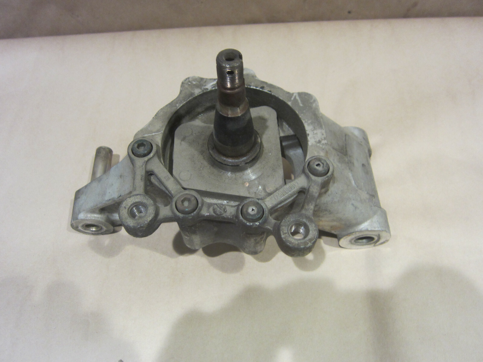 Lotus Elan 1991 - LH Rear Spindle / Stub