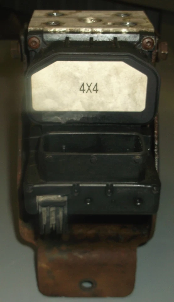 2005-2006 FORD PICKUP F150 LINCOLN MARK LT 4X4 ABS PUMP AND MOTOR - Image 2 of 4