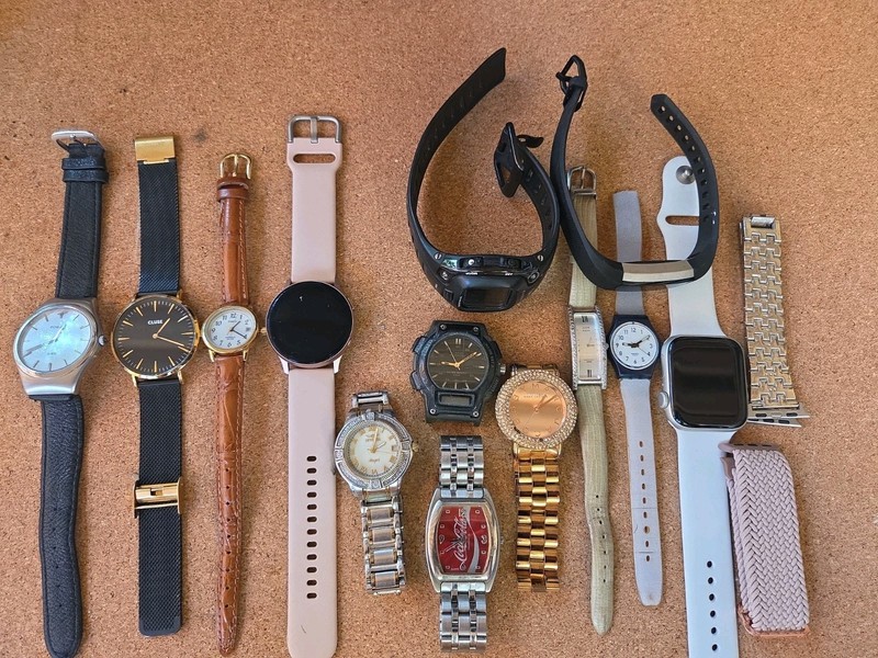 13 Piece Watch Lot  For Resell Vintage Repairs Craft Party’s Etc Lot#3