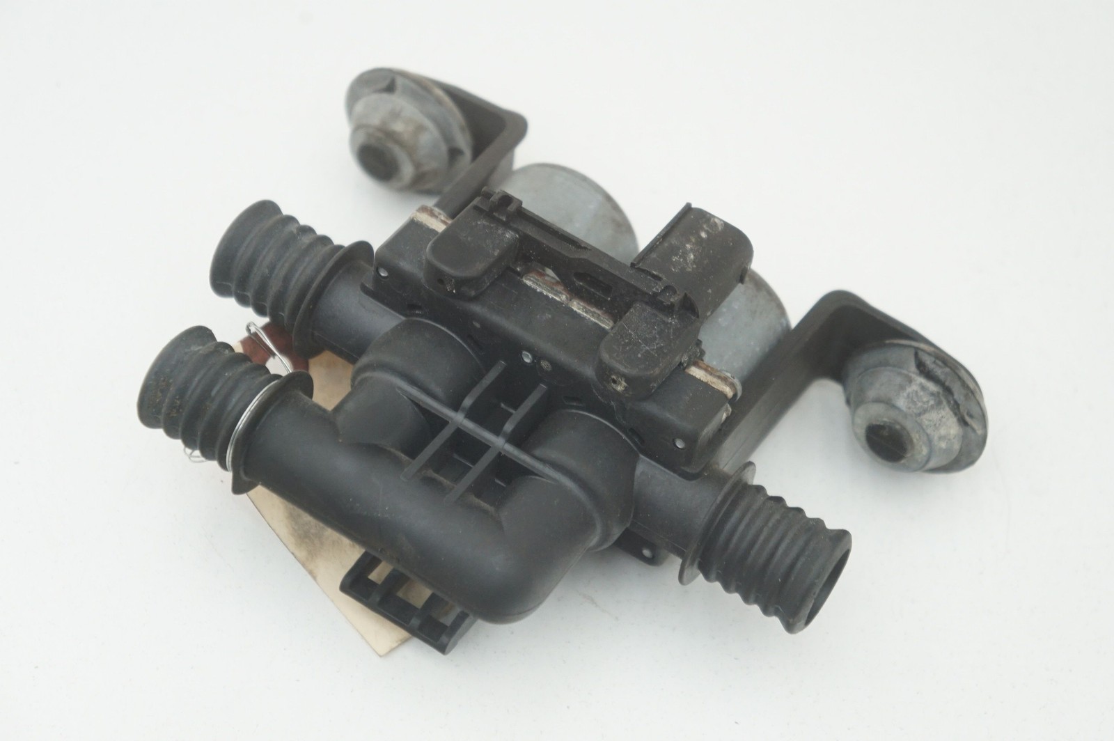 HVAC Heater Water Control Valve OEM 64128374995 Rolls Royce Phantom VII 2006