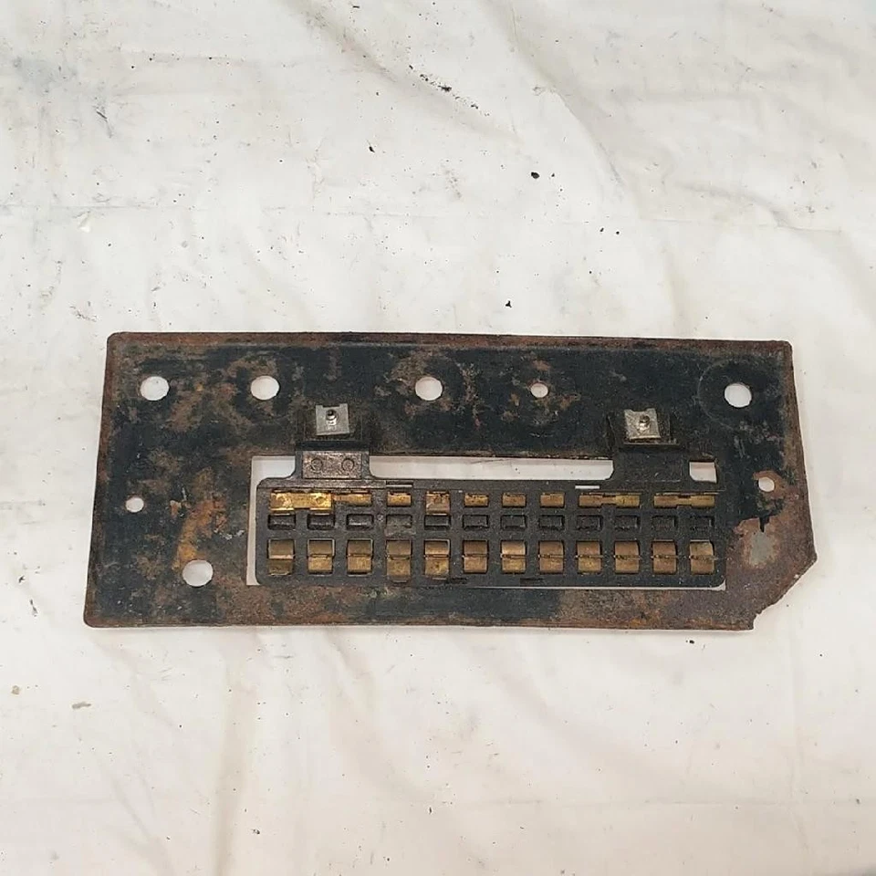 Porsche 1970-1976 914 914.612.315.10 12 полюс предохранитель коробка панели и кронштейн OEM б/у - Изображение 2 из 4