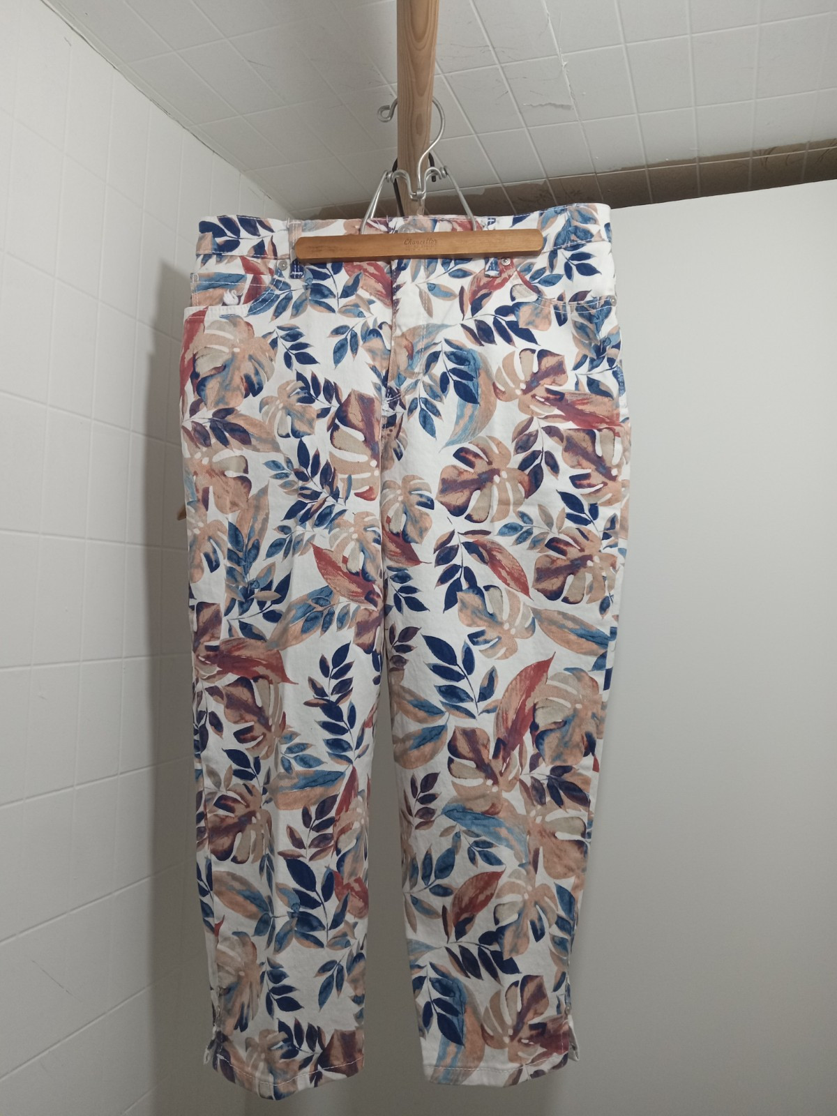 Gloria Vanderbilt Capri Amanda Size 6 Leaf Print Sri Lanka Style