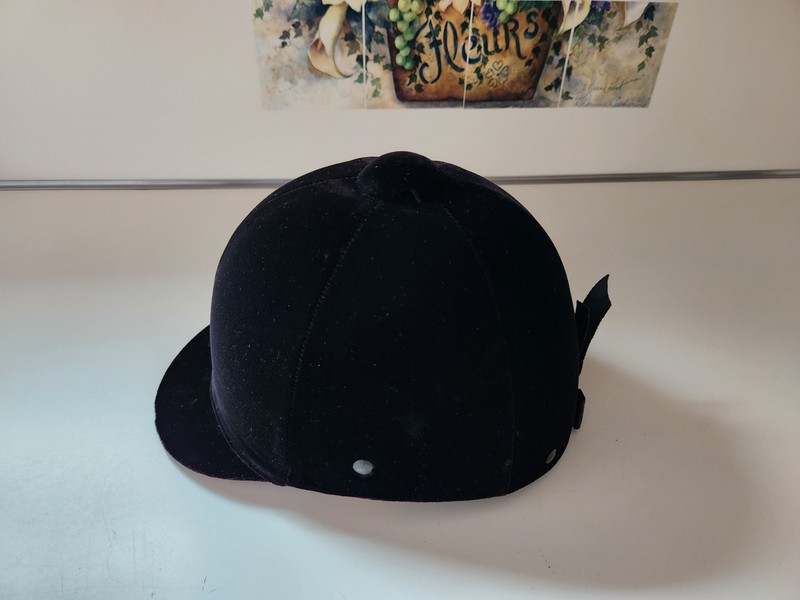 QUALITY EQUI-ROYAL SADDLERY Black Velvet Equestrian Show Helmet 7 1/4 #59