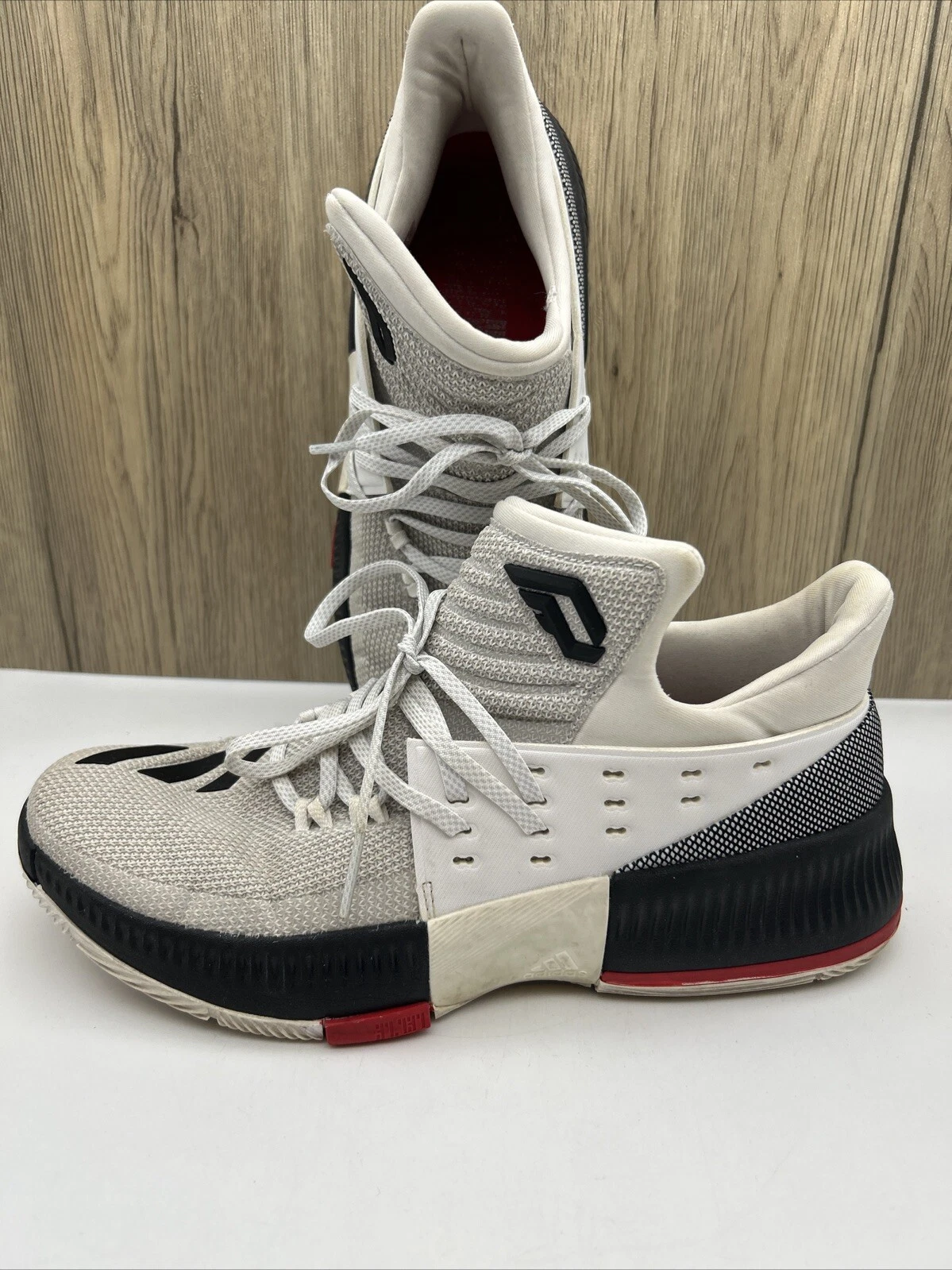Adidas BB8268 Dame 3 Mens Basketball Sneakers Shoes Casual Size 9.5 GUC