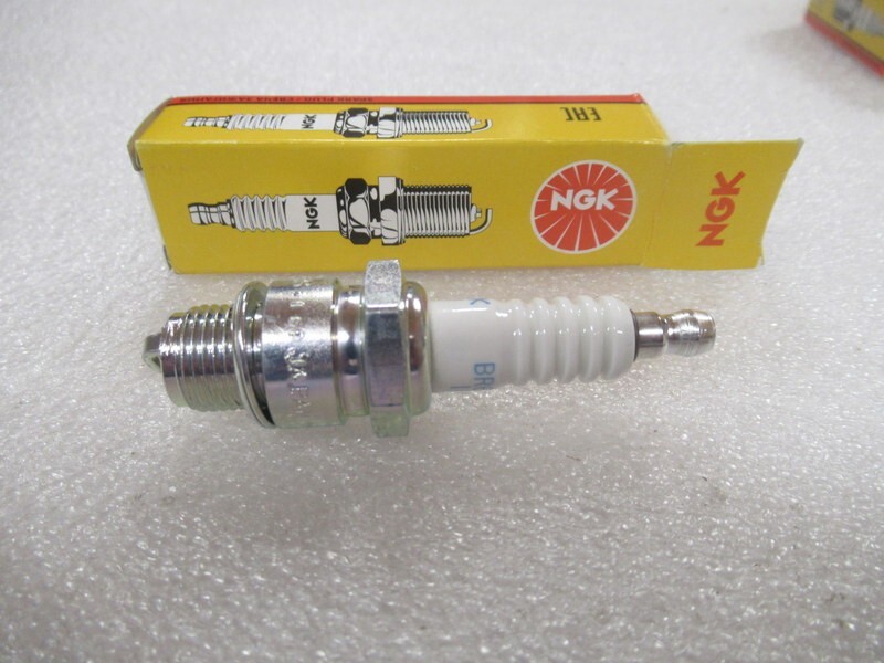 S21 Genuine NGK BR6HS-10 1090 Spark Plug OEM New Factory Boat Parts