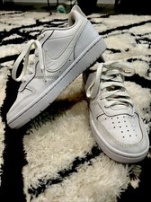 Nike Youth Boy's Court Borough Sneaker Shoes in White, Size 4 Medium EUC NO BOX