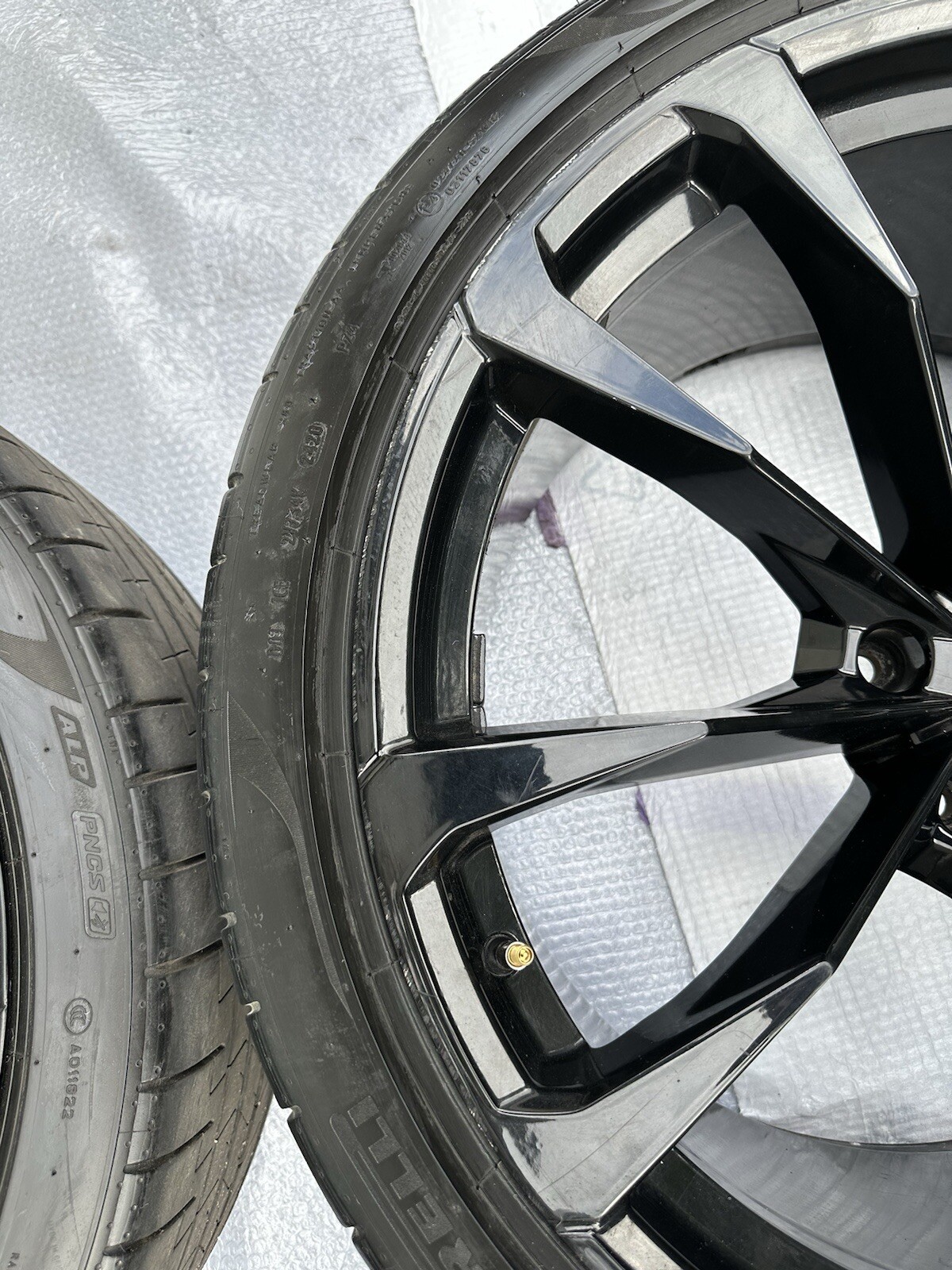 OEM 23" LAMBORGHINI URUS RIMS WHEELS TIRES GENUINE SET OF 4 BLACK RIMS TPMS