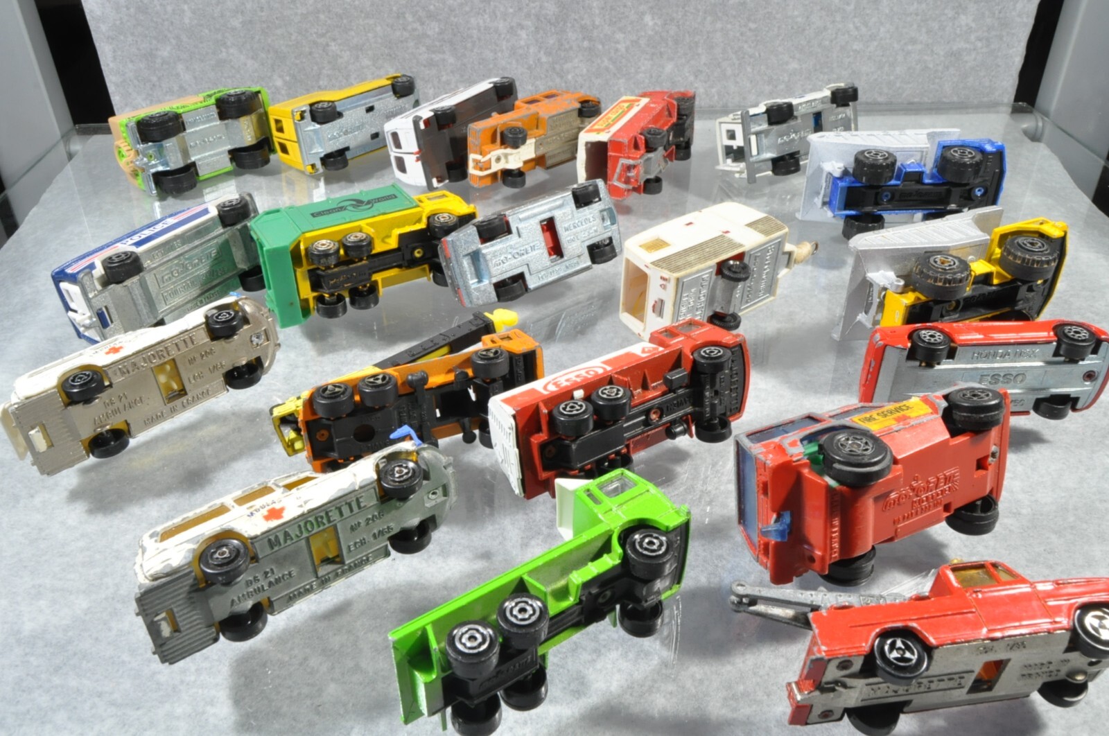AE843 Lot de 20 vehicules voitures et commercials Majorette eBay