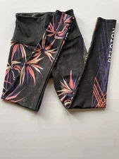 onzie and peloton cropped high waisted leggings leaf print Logo Size XS Workout