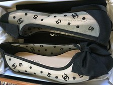 CHANEL VINTAGE 2009 CHANEL 5 CC ECRU BLACK BOW BALLERINAS FLATS BOX EU39.5 US9