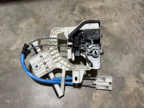 2020-2024 HYUNDAI VENUE REAR RIGHT SIDE DOOR LOCK LATCH ACTUATOR & CABLES OEM - Picture 2 of 8