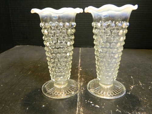 Vintage Pair of Fenton Hobnail Opalescent Scalloped Tapered Vases Excellent Cond - Picture 2 of 9