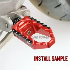 Touring Red Anti Slip Front Foot Pegs For Speed Triple 1050 / R 15 16 17